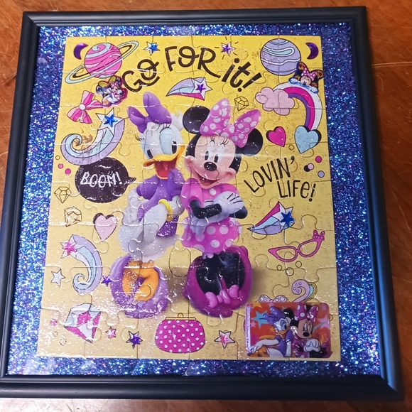 NWT Disney minnie mouse & friends gift basket,& puzzel picture frame decor - Picture 2 of 13